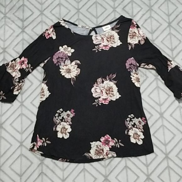 Daytrip Black & Pink Floral Keyhole Lace Dainty Chic Flounce Sleeve Blouse   - Picture 1 of 6